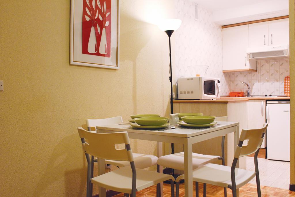 Apartamentos Callecultura Мадрид Стая снимка